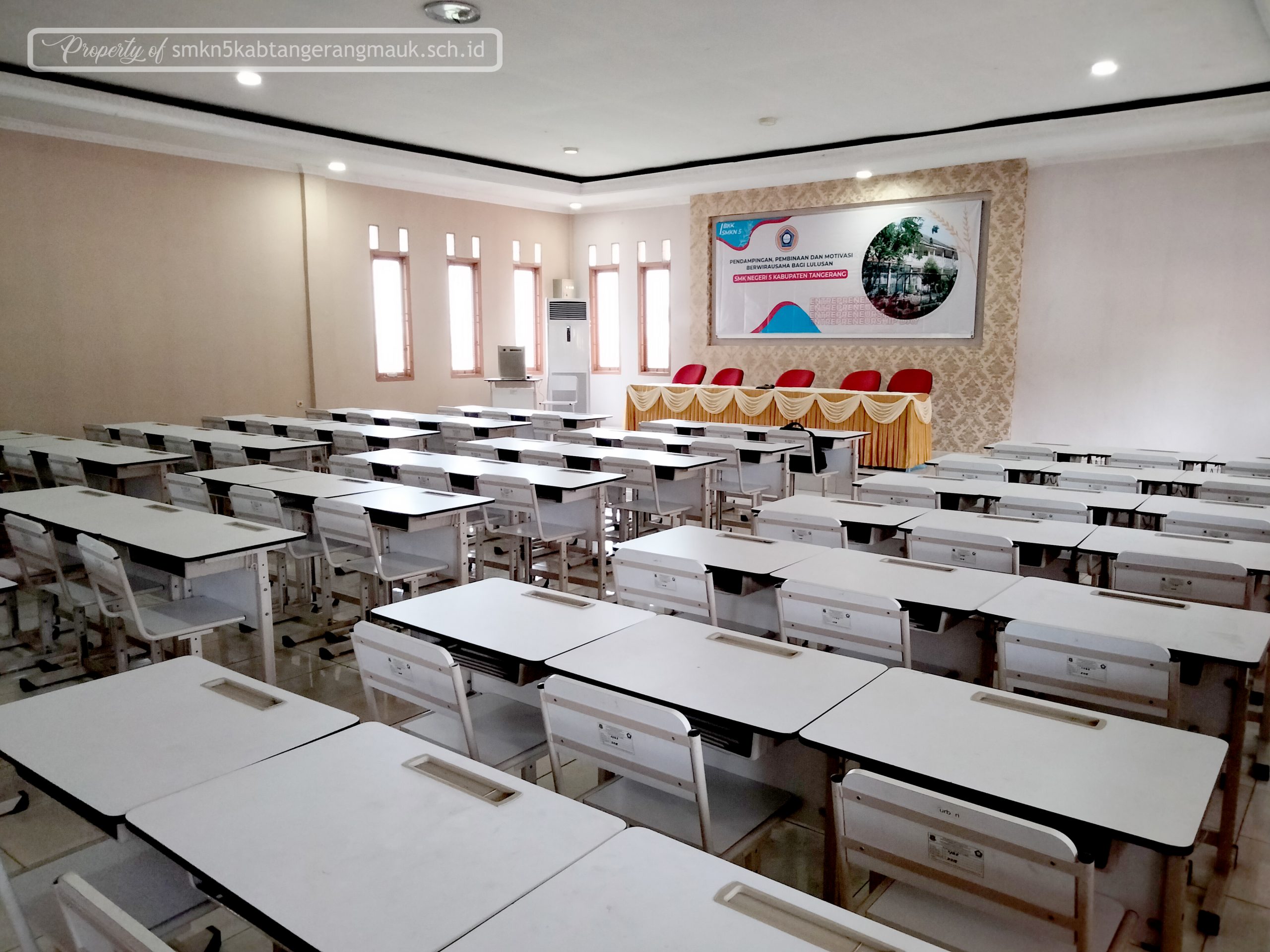 Read more about the article Aula SMKN 5 Kabupaten Tangerang